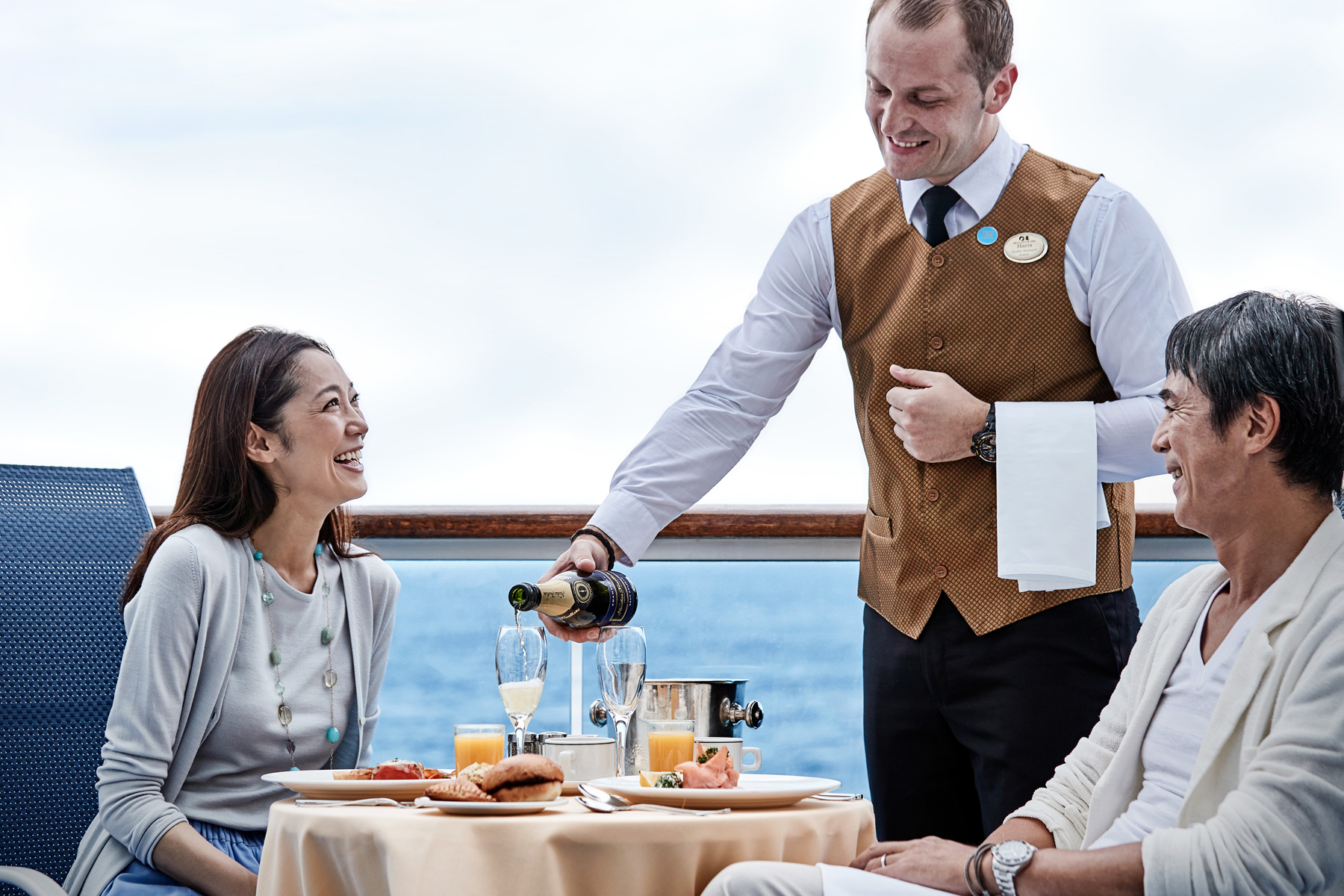 Un couple profitant du dîner ultime sur le balcon de Princess Cruises (source : Princess Cruises)